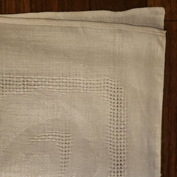 White Linen Damask Tablecloth 52x54 in Original Box Vintage 1972 AS IS - Picture 3 of 10